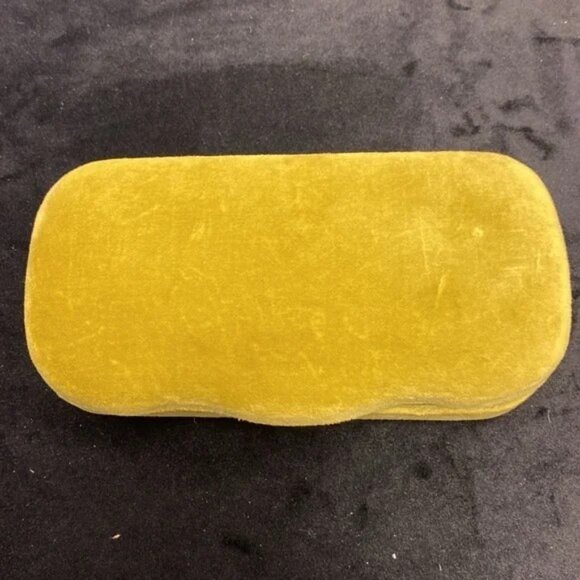 Gucci Women's Geometric Black Frame Sunglasses - Picture 10 of 10